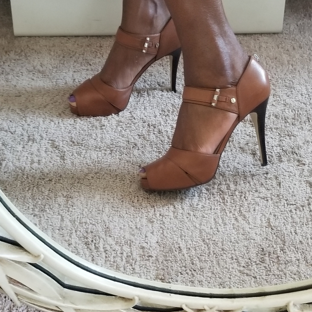 👠 Michael Kors heels